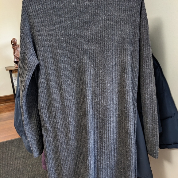 Jersey dress, midlength, relaxed fit, size medium G/F brand - Picture 5 of 5